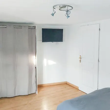 Semesterbostad 2 Bedroom Pet Friendly In Gravelines
