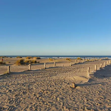 Сasa de vacaciones 2 Bedroom Pet Friendly In *